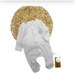 Combinaison Bébé Avec Chaussons Et Écusson