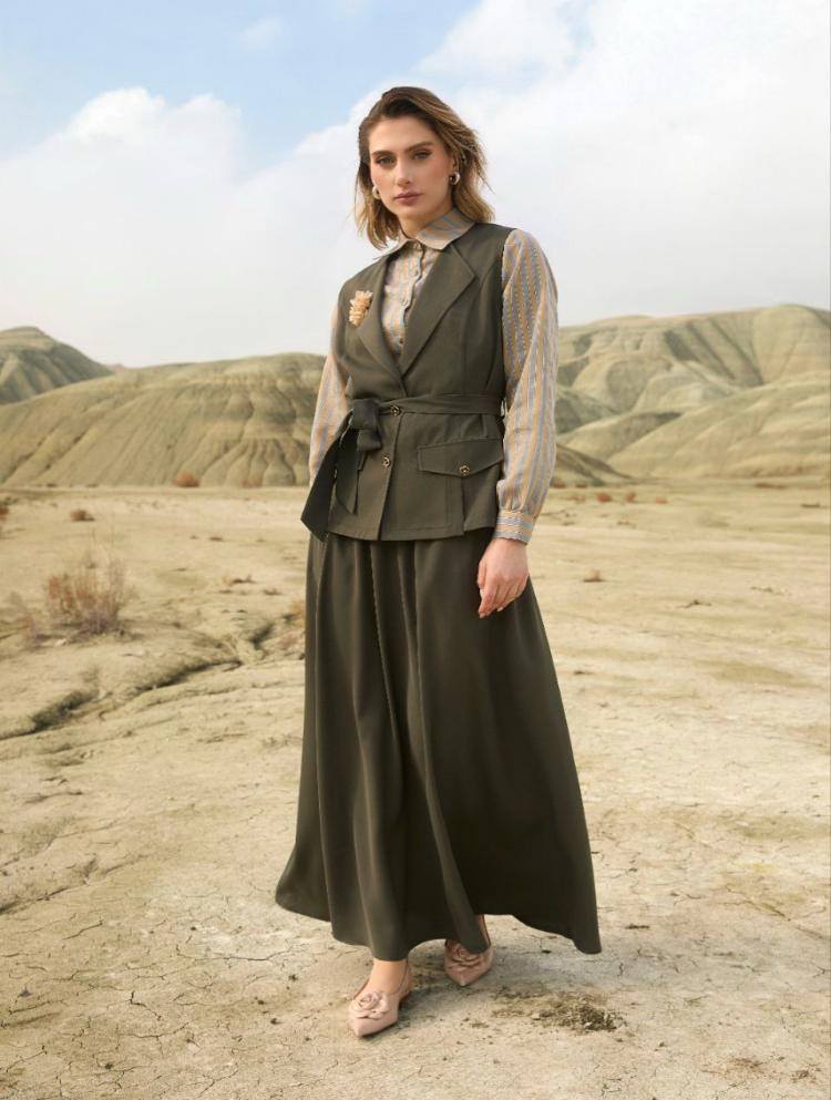 109 Ensemble Jupe, Gilet Et Chemise En Linda Twill – Image 1