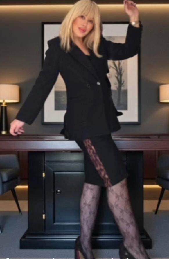 131 Ensemble Veste Et Jupe Femme Avec Dentelle – Image 1